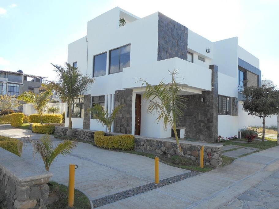 Hermosa Casa En Orilla Del Lago -Zona De Villedos- San Cristobal Zapotitlan Zewnętrze zdjęcie